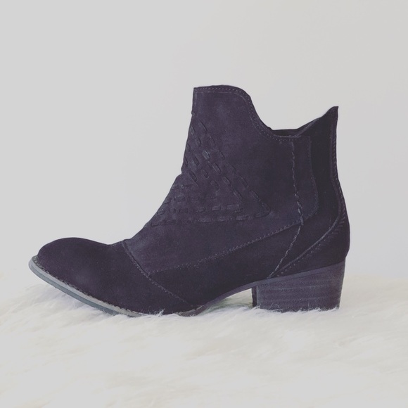➕➕ Black Leather Suede Cutout Ankle Boots Booties - Picture 1 of 8